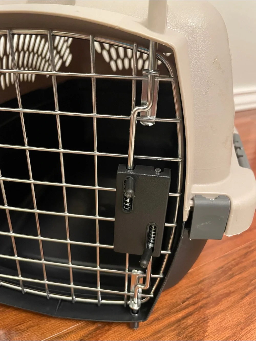 Petmate Small Pet Taxi 19” Travel Taxi Crate For Cats or Small Dogs Great Shape